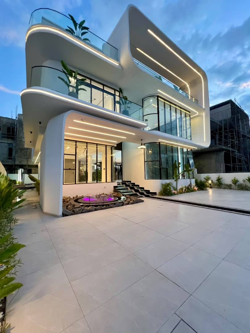5 Bedroom Exotic Home in Lagos