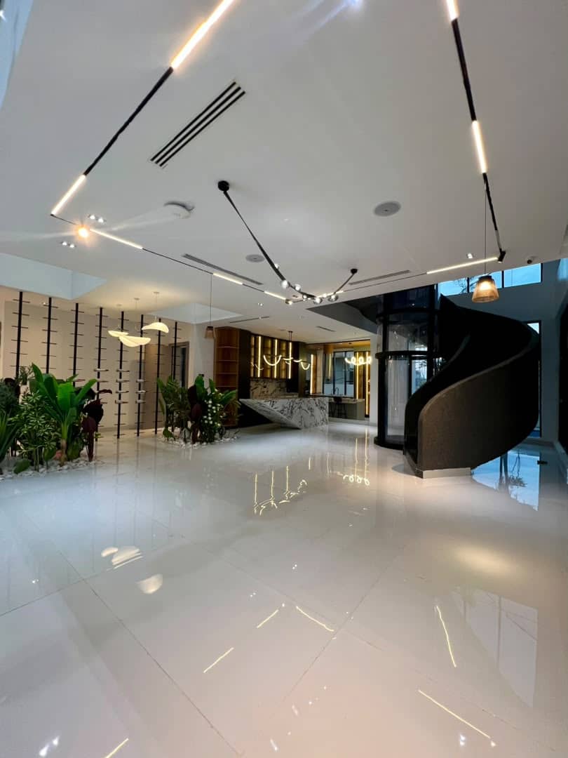 5 Bedroom Exotic Home, photo 2