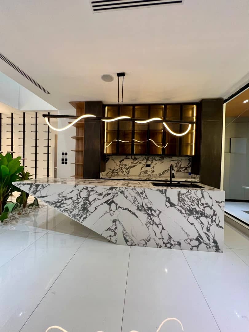 5 Bedroom Exotic Home, photo 6