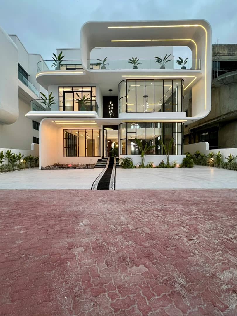 5 Bedroom Exotic Home, photo 10