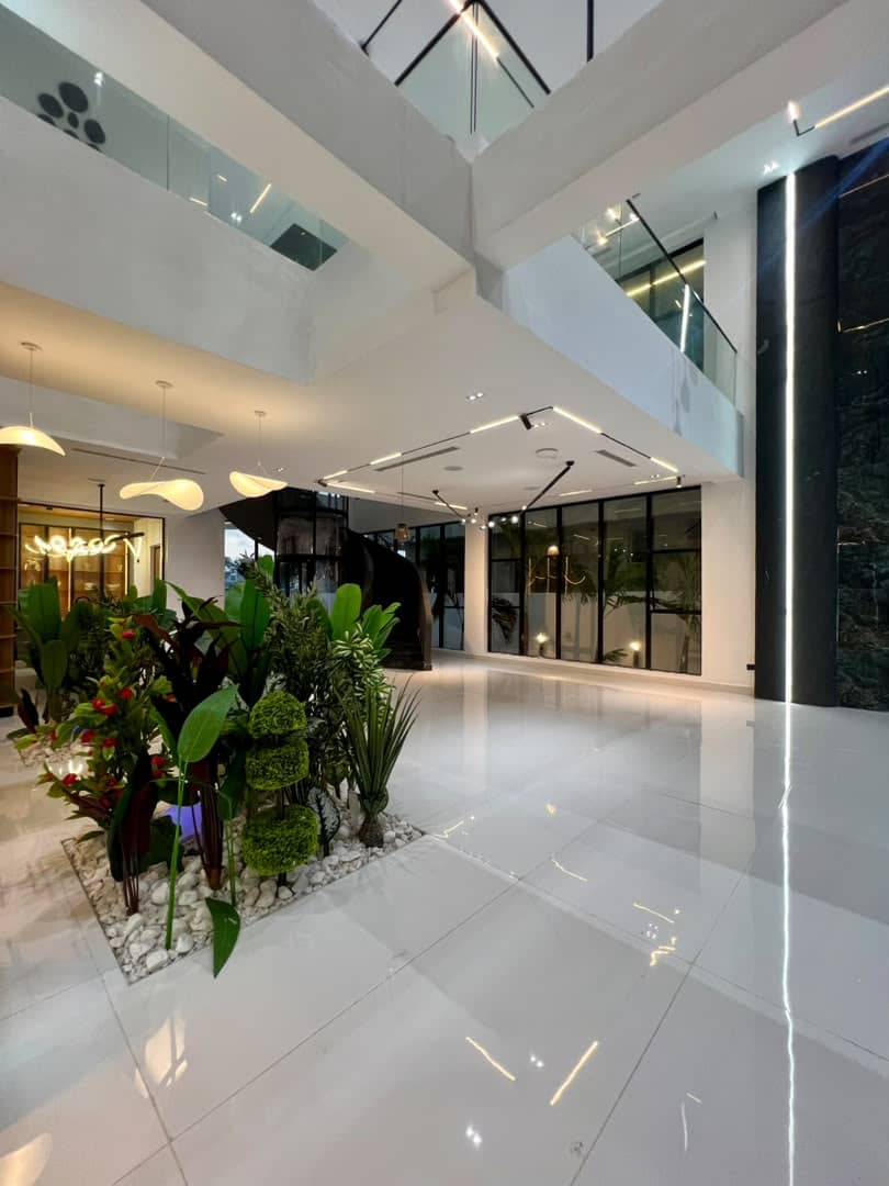 5 Bedroom Exotic Home, photo 11