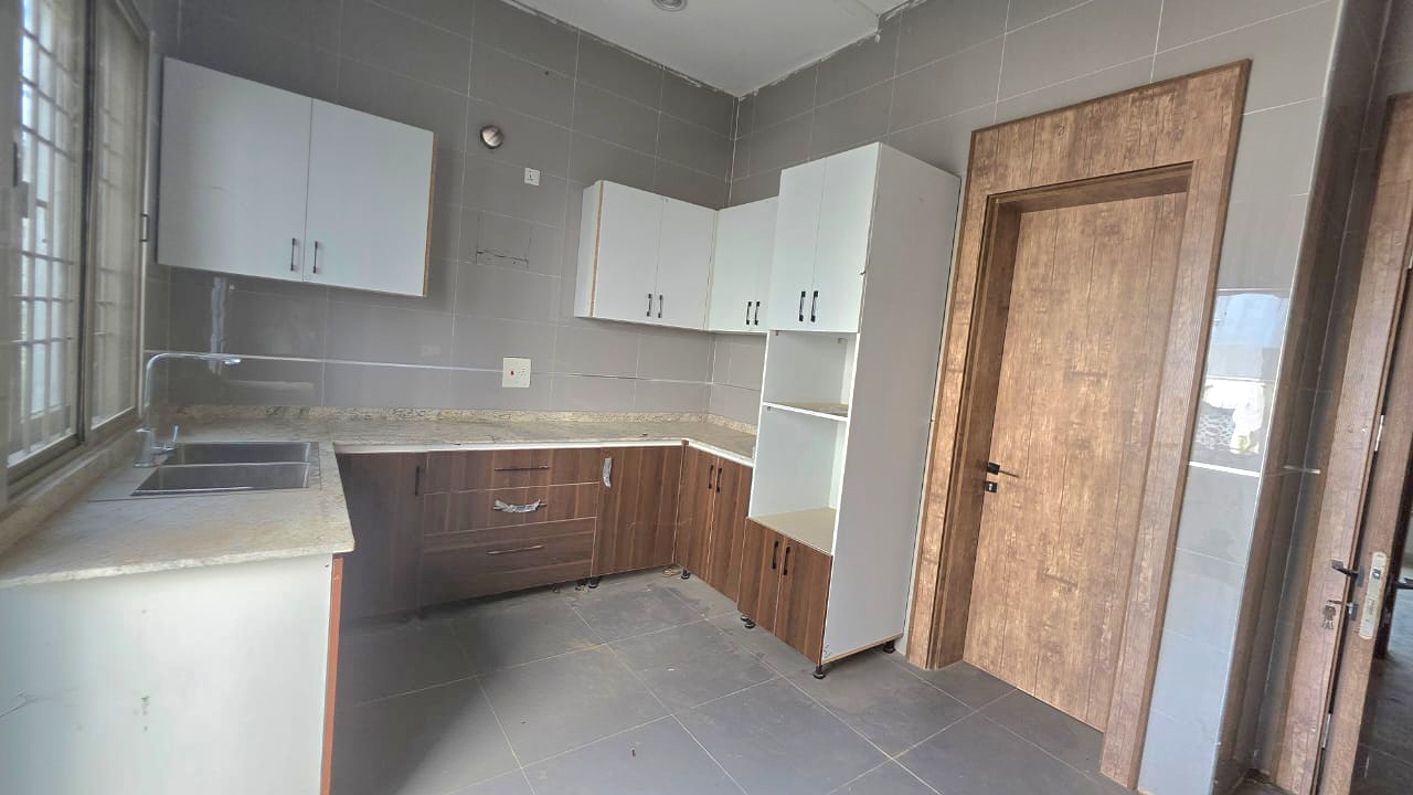 5-Bedroom Terrace Duplex with BQ, photo 2