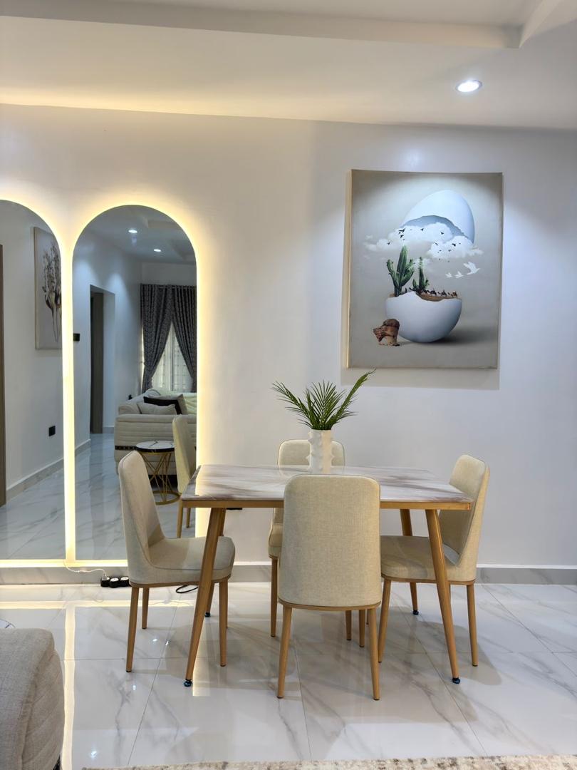 Furnished 3-Bedroom shortlet Apartment, photo 2