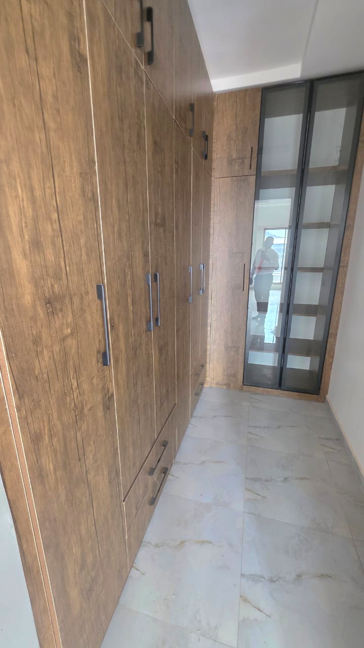 5-Bedroom Terrace Duplex with BQ, photo 8