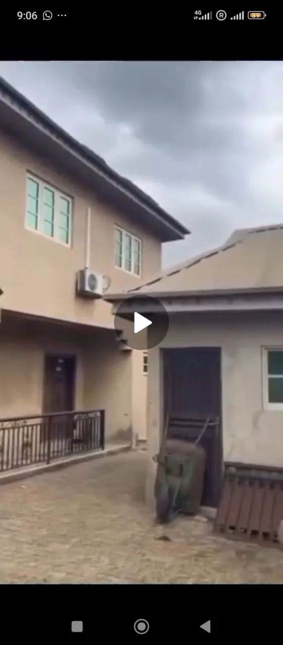 3)*4 bedrooms duplex and two numbers of 3bedrooms flats in Lagos