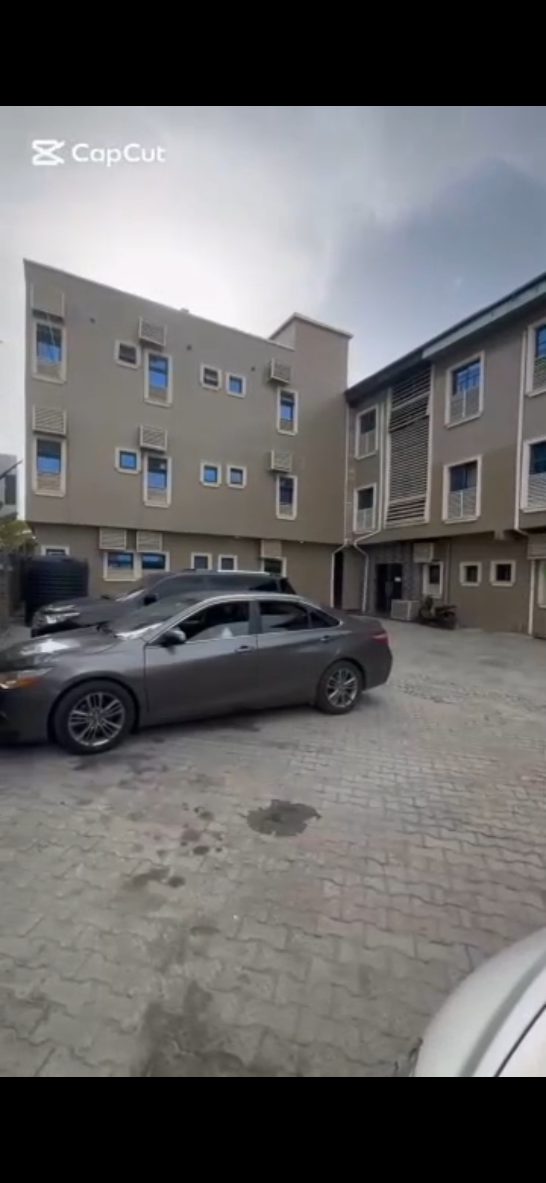 62 rooms Hotel all en-suite for sale in Lagos