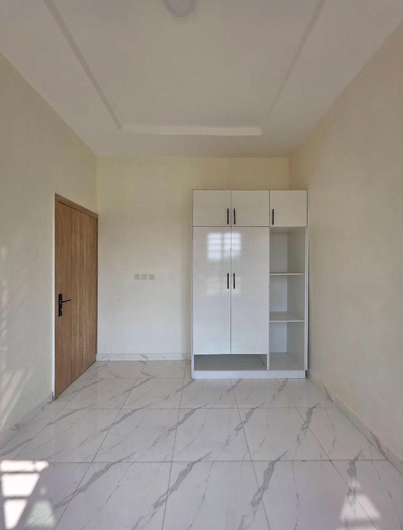 4 bedroom semi detached with bq, photo 5