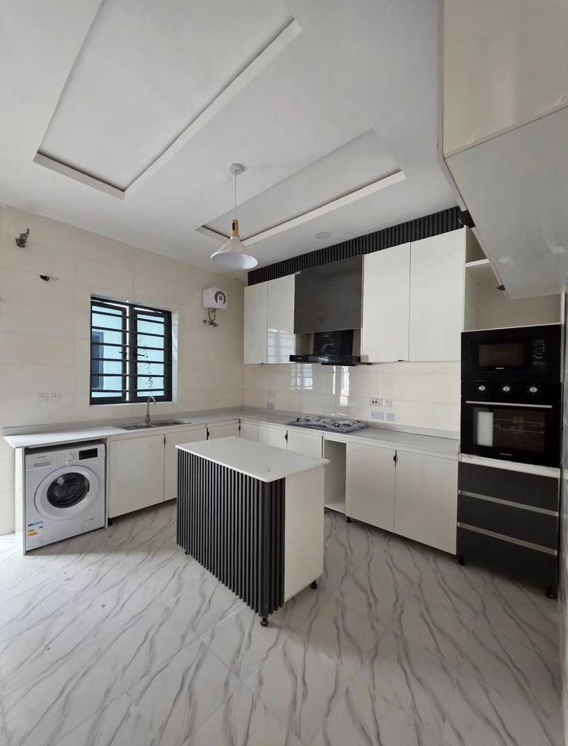 4 bedroom semi detached with bq, photo 8
