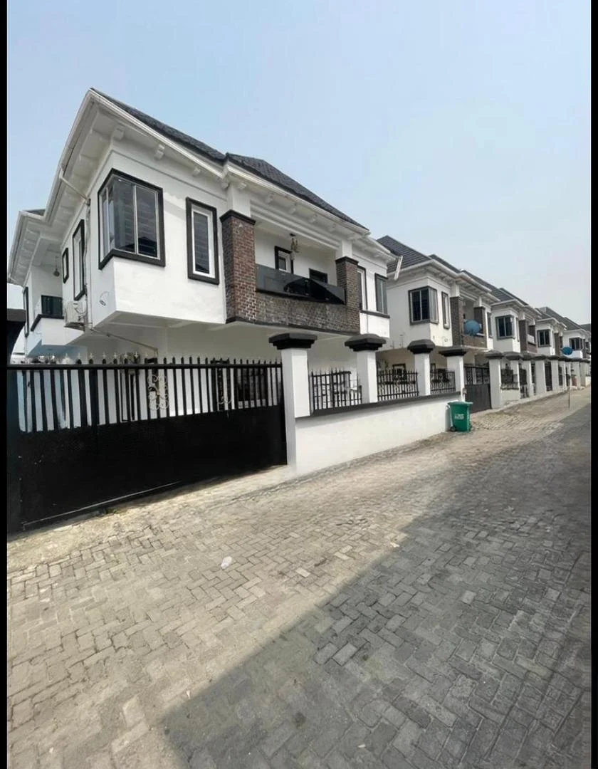 5 Bedroom Detached Duplex with BQ in Lagos