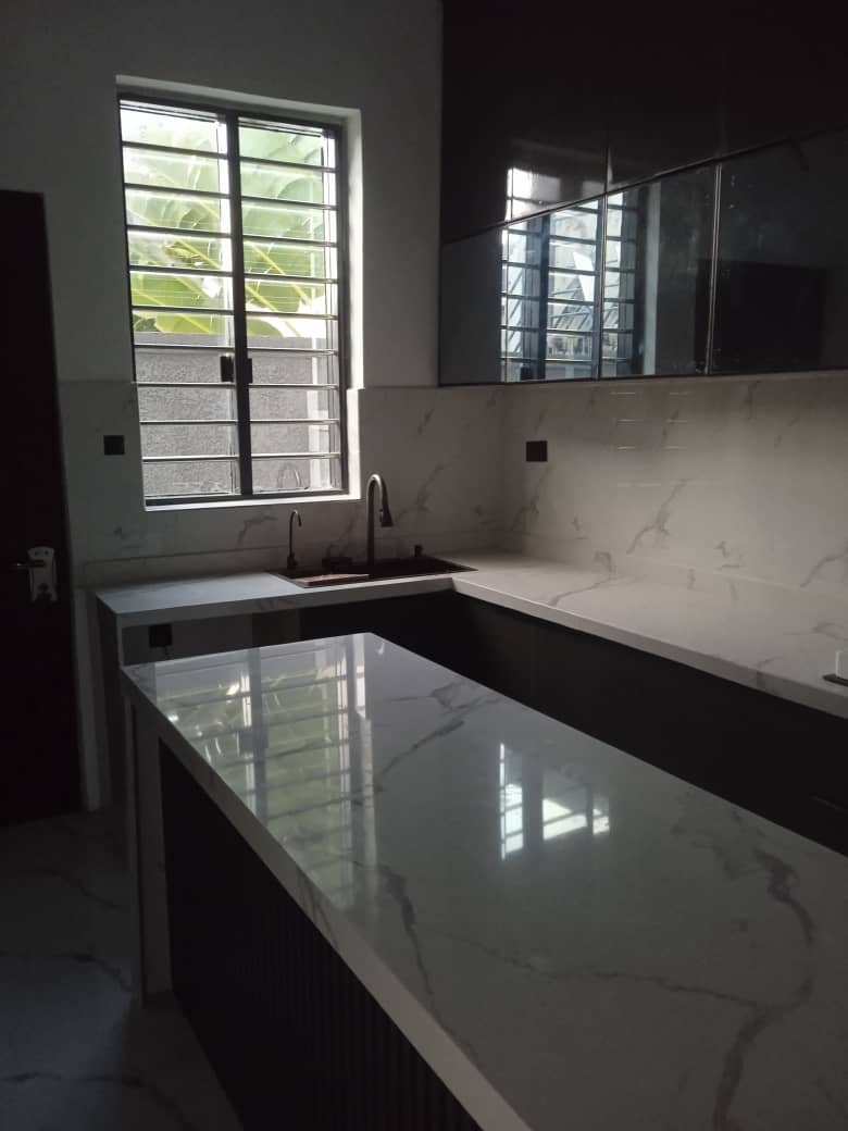 4 BEDROOM TERRACED DUPLEX, photo 6