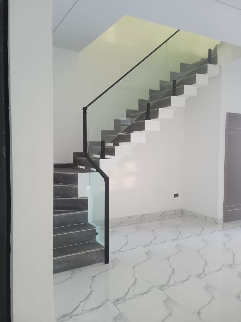 4 BEDROOM TERRACED DUPLEX, photo 3