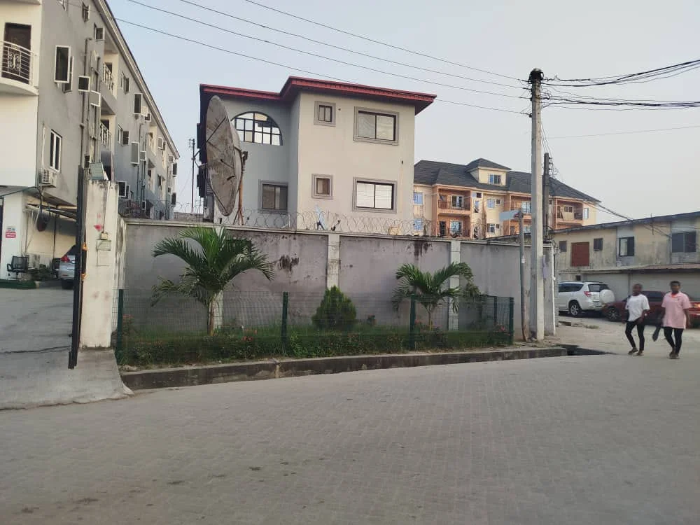 A block of six 3 bedroom (all en suite) flats in Lagos