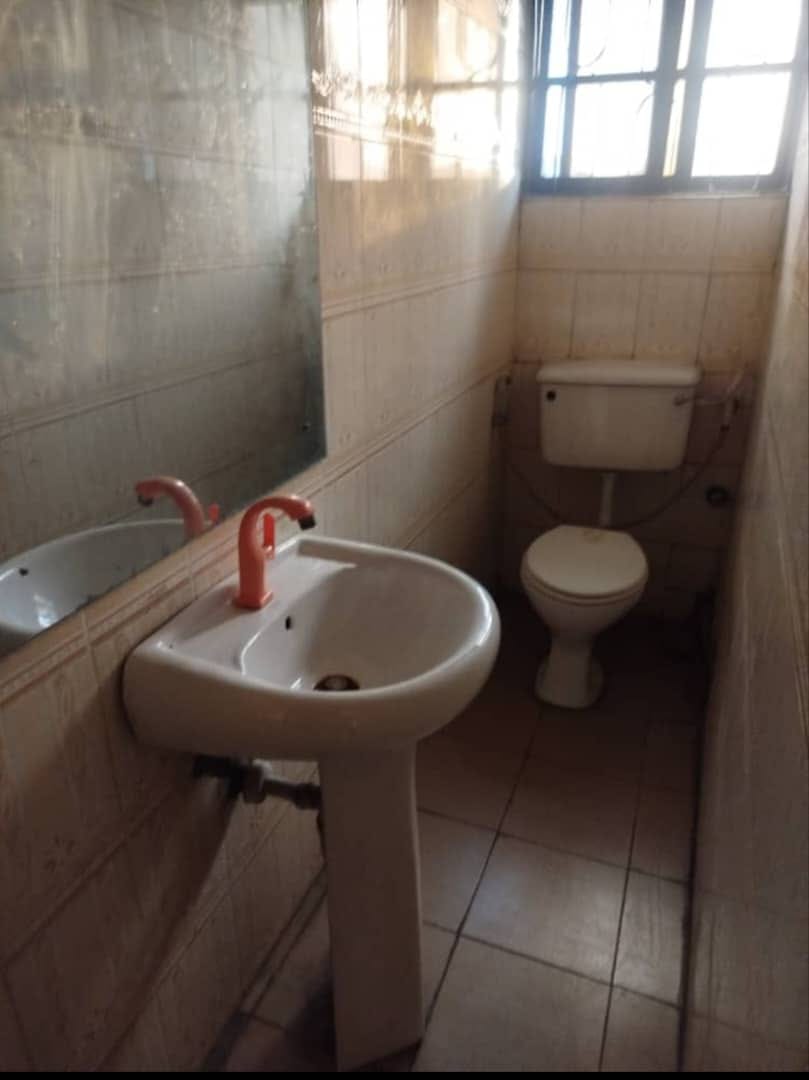 A block of six 3 bedroom (all en suite) flats, photo 2