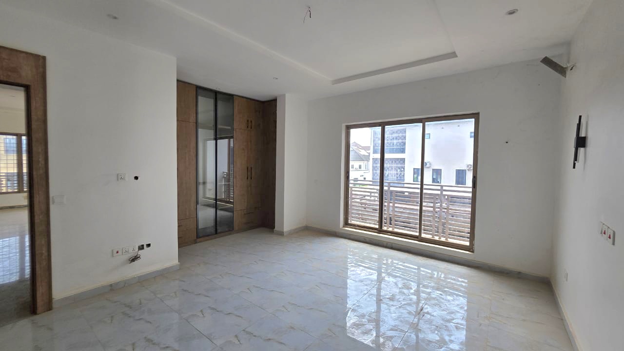 5-Bedroom Terrace Duplex with BQ, photo 3